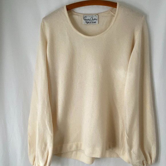 Vintage 60s cream wool pullover sweater with gathered wrists and bow detail - Picture 1 of 3